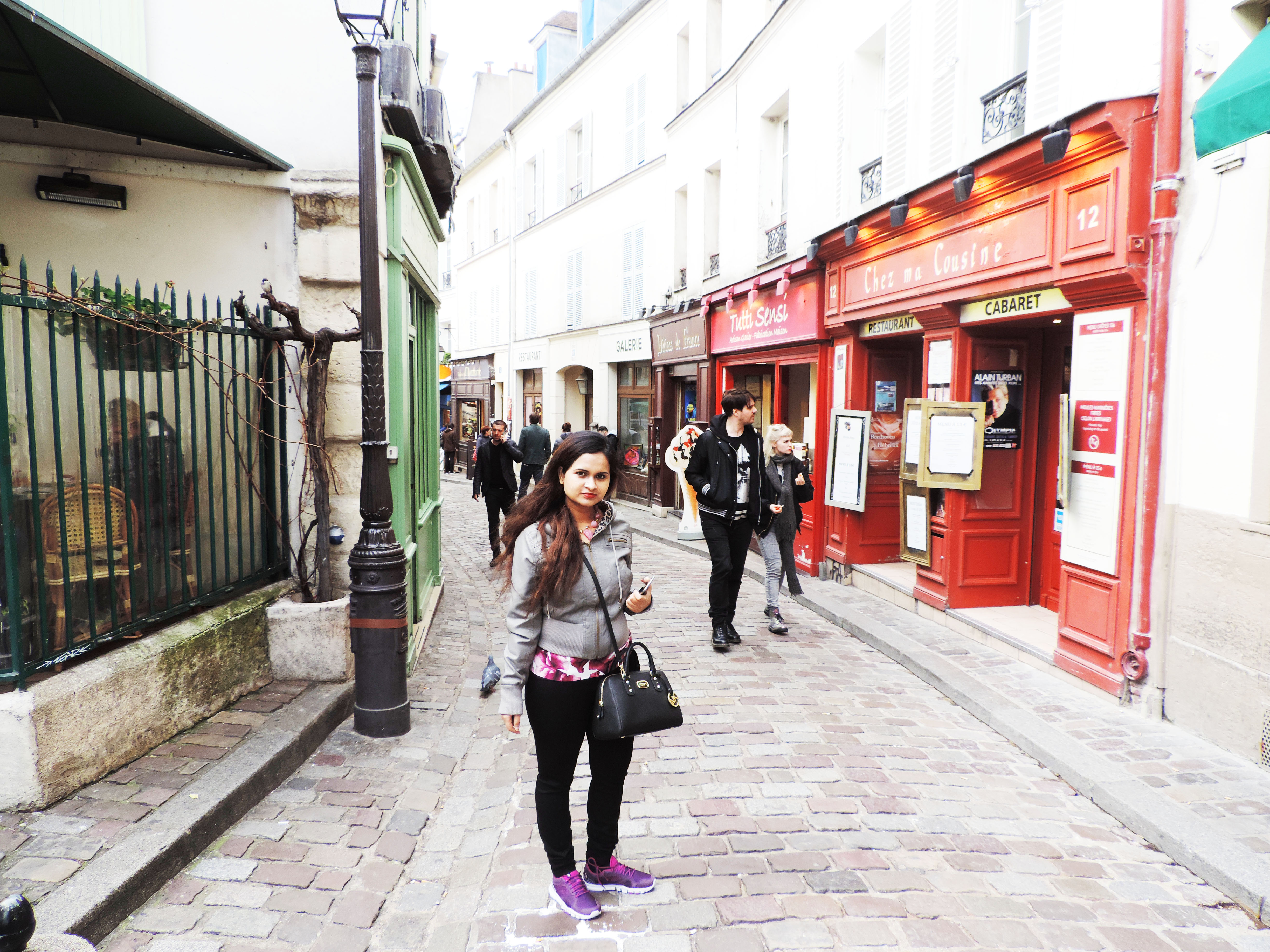 A Romantic Stroll through Paris