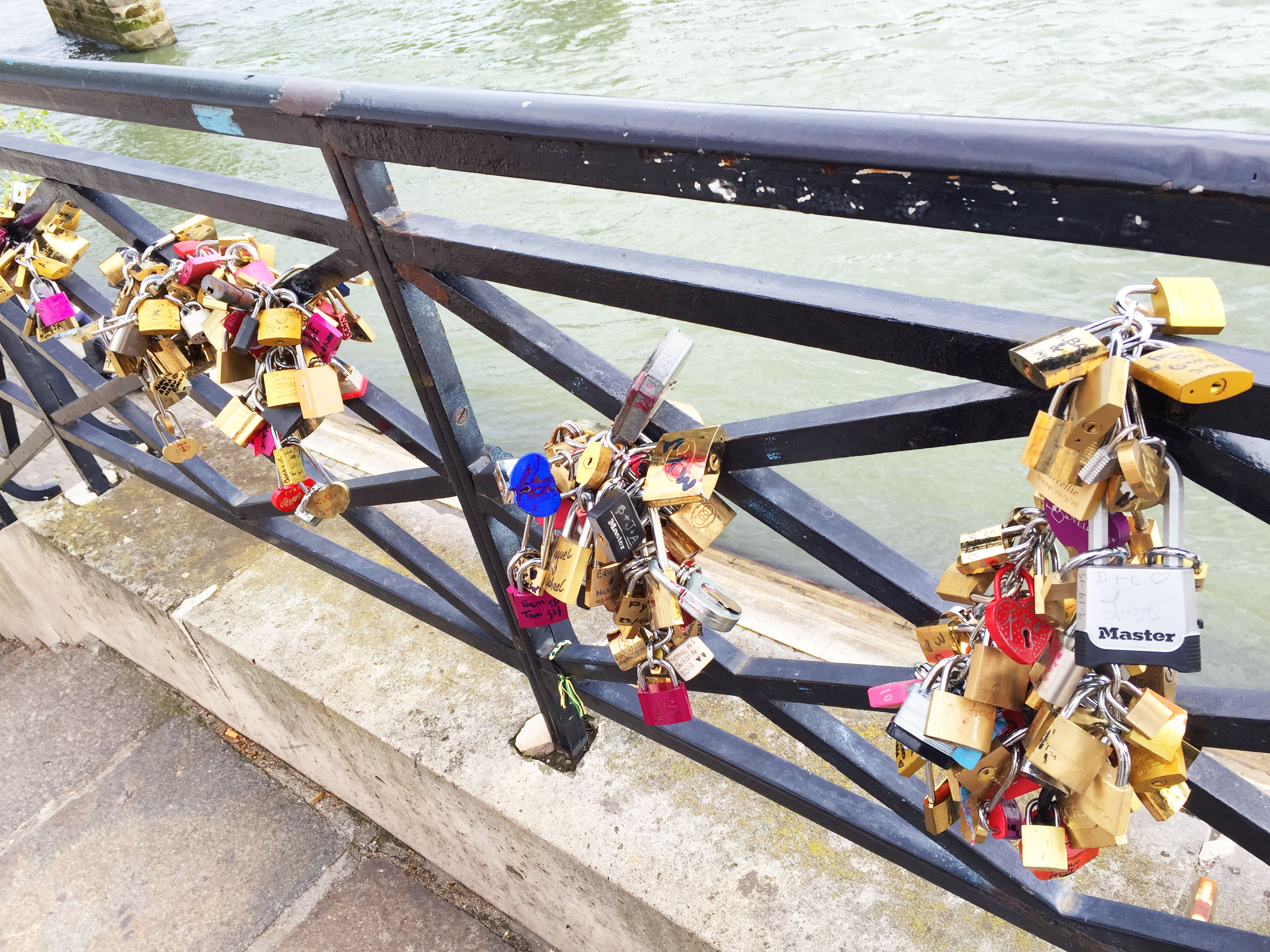 A Romantic Stroll through Paris